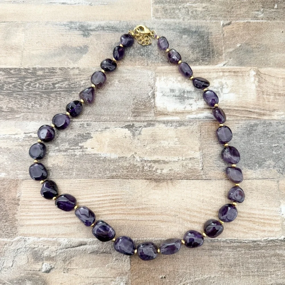 Purple stone and gold toned necklace - Picture 1 of 3